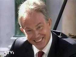 Тони Блэр вызволил Гордона Брауна из туалета за политическую уступку