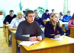 Латвия: секс и наркотики в подарок русским школьникам
